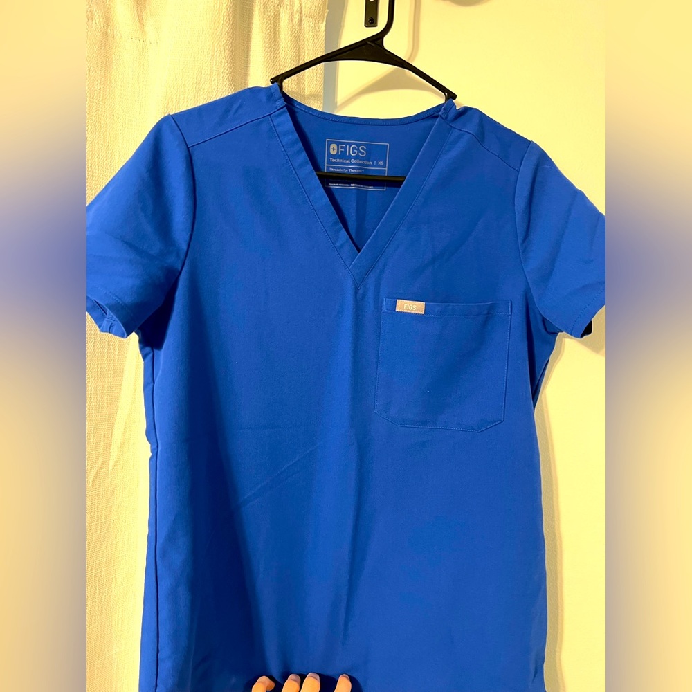 Figs Women’s Winning Blue- Catarina One-Pocket Scrub Top - XS / Winning Blue